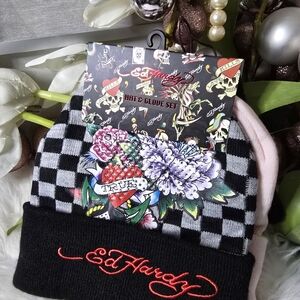 Ed Hardy  black/light pinkset of 2 with gloves Women's beanie new